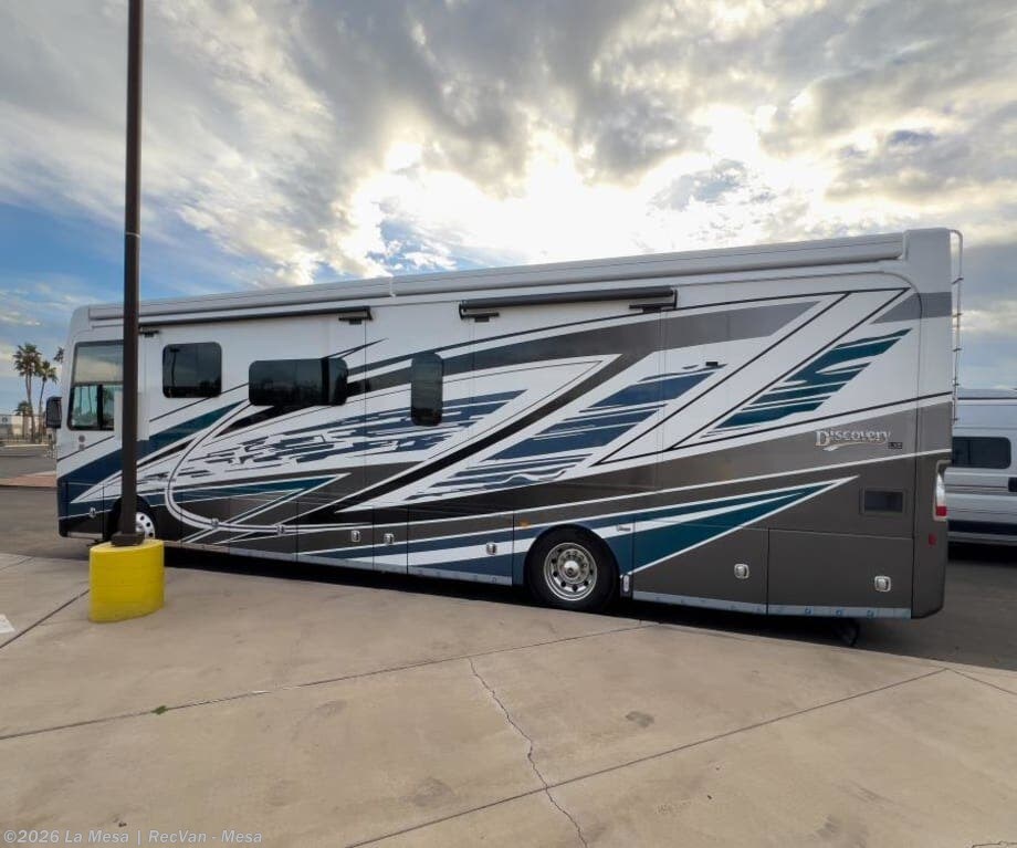 2026 Discovery LXE 40M-LXE by Fleetwood from La Mesa | RecVan - Mesa in Mesa, Arizona