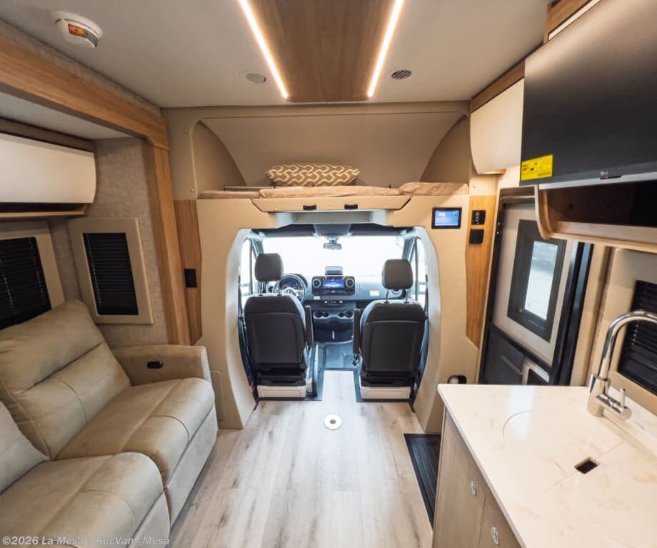 New 2027 Tiffin Wayfarer 25XLW available in Mesa, Arizona