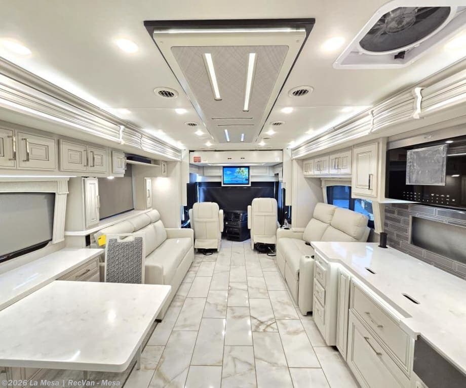 2026 Discovery LXE 40M-LXE by Fleetwood from La Mesa | RecVan - Mesa in Mesa, Arizona