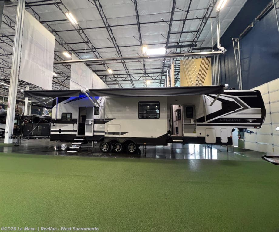 2026 Heartland Cyclone 3913 - New Toy Hauler For Sale by La Mesa | RecVan - West Sacramento in West Sacramento, California