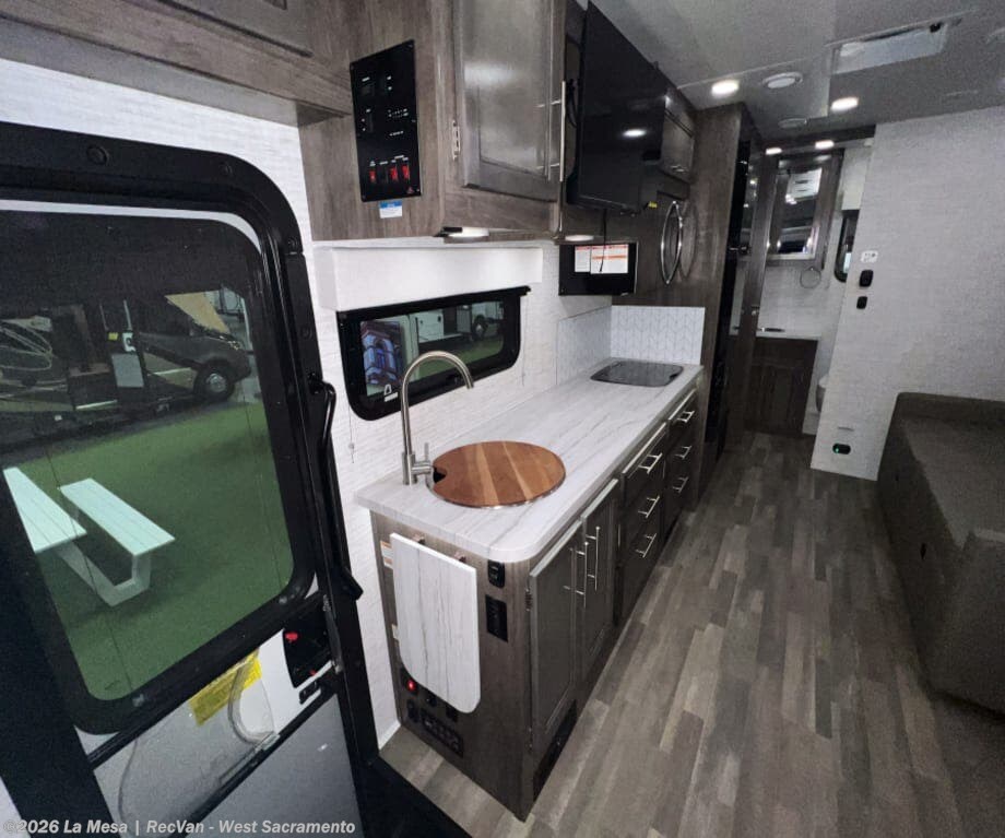 Used 2025 Entegra Coach Qwest SE 24R available in West Sacramento, California