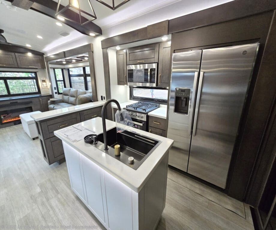 New 2026 Heartland Bighorn 38RE available in West Sacramento, California