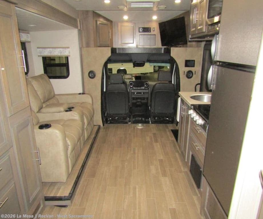 2020 ISATA 24FW by Dynamax Corp from La Mesa | RecVan - West Sacramento in West Sacramento, California