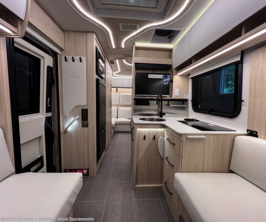 New 2026 Leisure Travel Unity U24RL available in West Sacramento, California