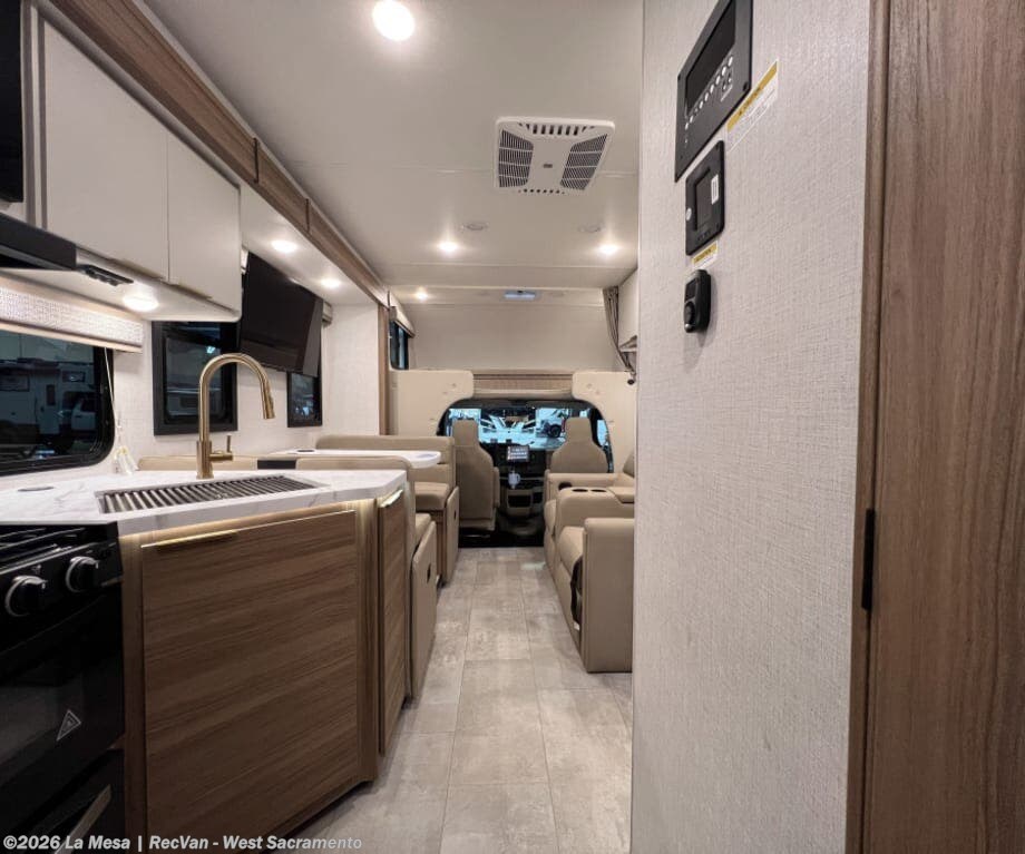 2027 Chateau 28Z-PP by Thor Motor Coach from La Mesa | RecVan - West Sacramento in West Sacramento, California