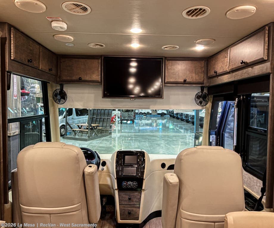 2023 Tiffin BREEZE 33BR - Used Class A For Sale by La Mesa | RecVan - West Sacramento in West Sacramento, California