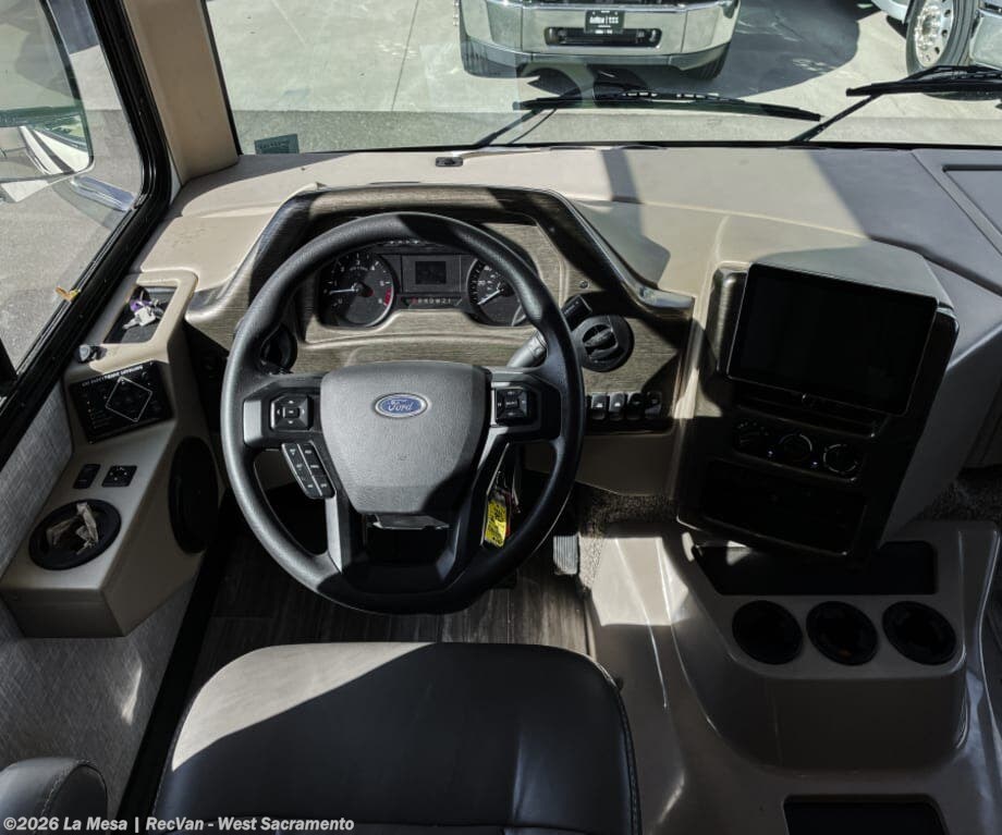 2022 Thor Motor Coach Hurricane 31C - Used Class A For Sale by La Mesa | RecVan - West Sacramento in West Sacramento, California