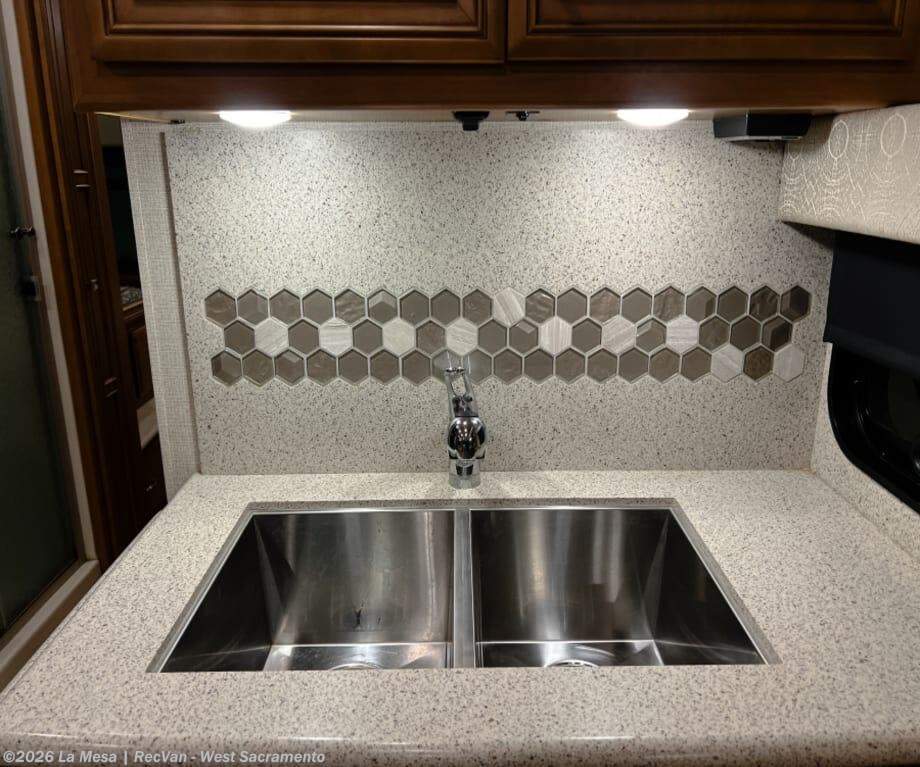Used 2018 Newmar Bay Star 3009 available in West Sacramento, California