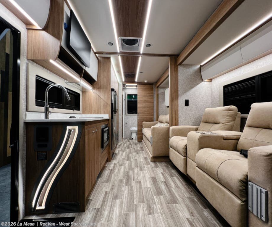 Used 2025 Tiffin Wayfarer 25XRW available in West Sacramento, California