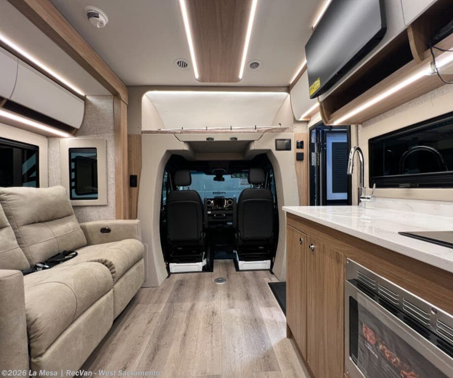 New 2027 Tiffin Wayfarer 25XLW available in West Sacramento, California