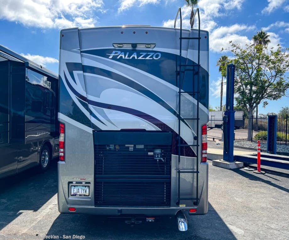2021 Thor Motor Coach Palazzo 33.2 - Used Class A For Sale by La Mesa | RecVan - San Diego in San Diego, California