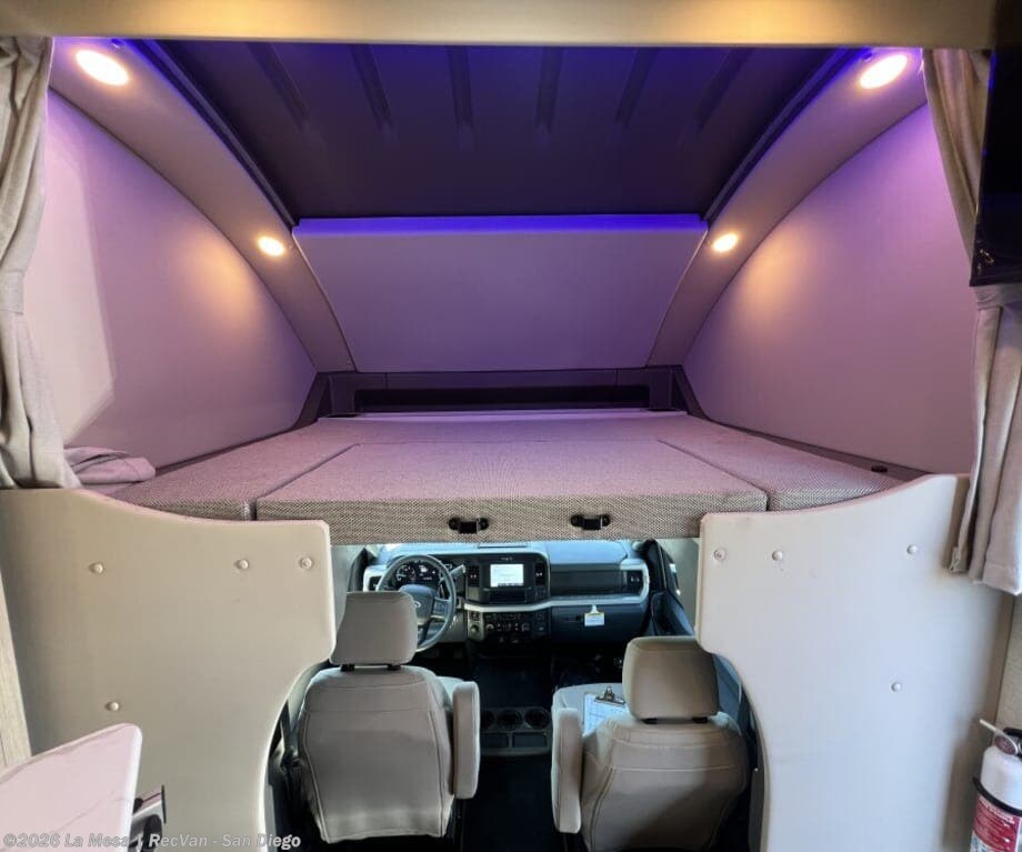 New 2027 Thor Motor Coach Omni Z30 available in San Diego, California