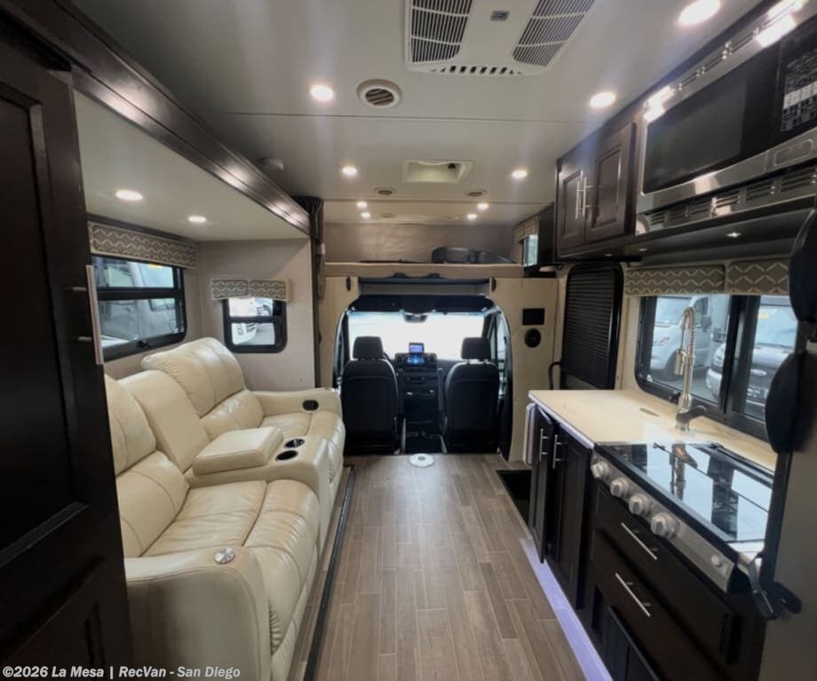 2020 ISATA 3 24FWM by Dynamax Corp from La Mesa | RecVan - San Diego in San Diego, California