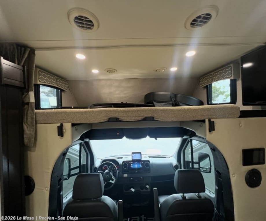 Used 2020 Dynamax Corp ISATA 3 24FWM available in San Diego, California