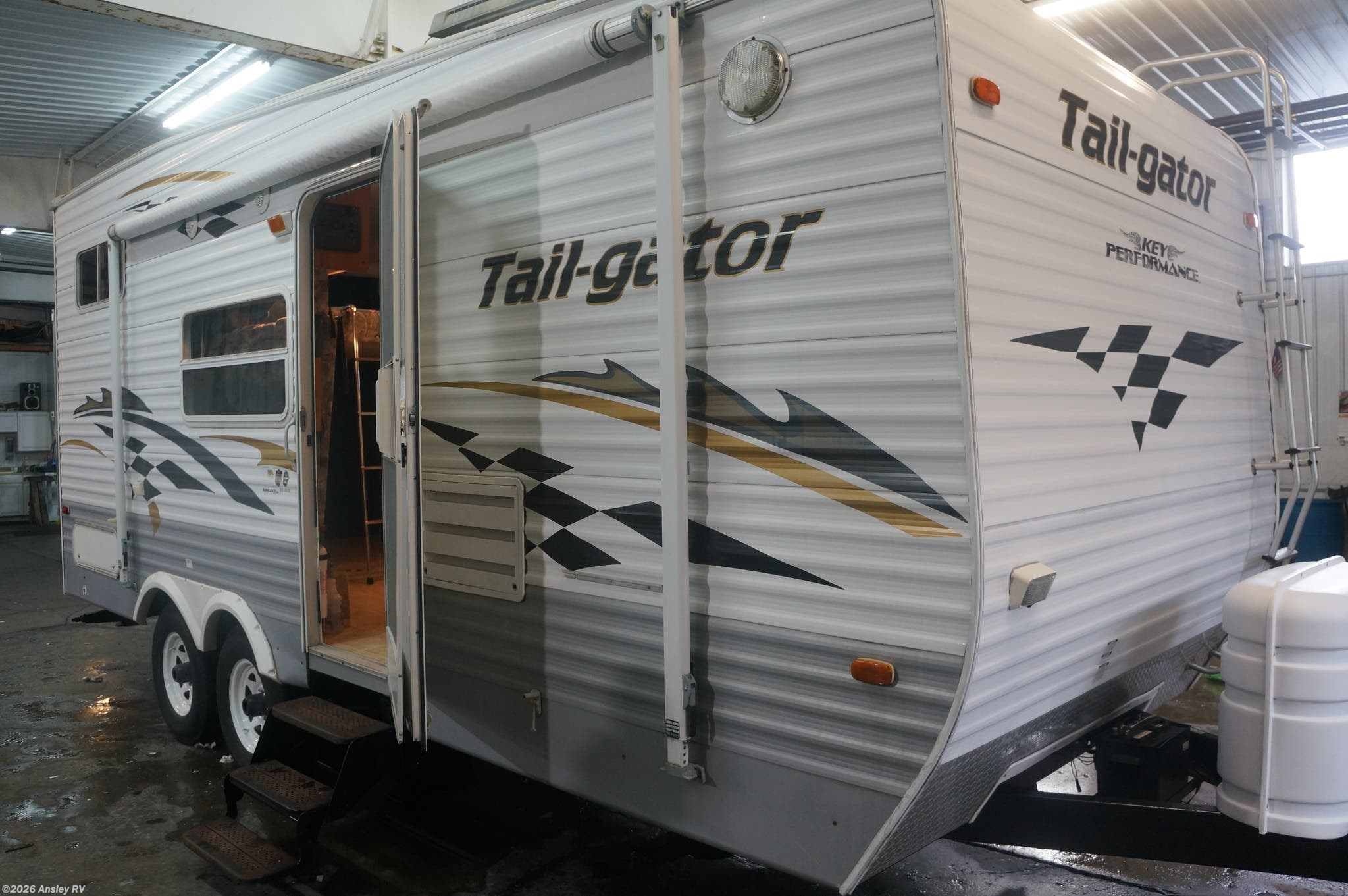 2004 Keystone Tail-gator 210 RR