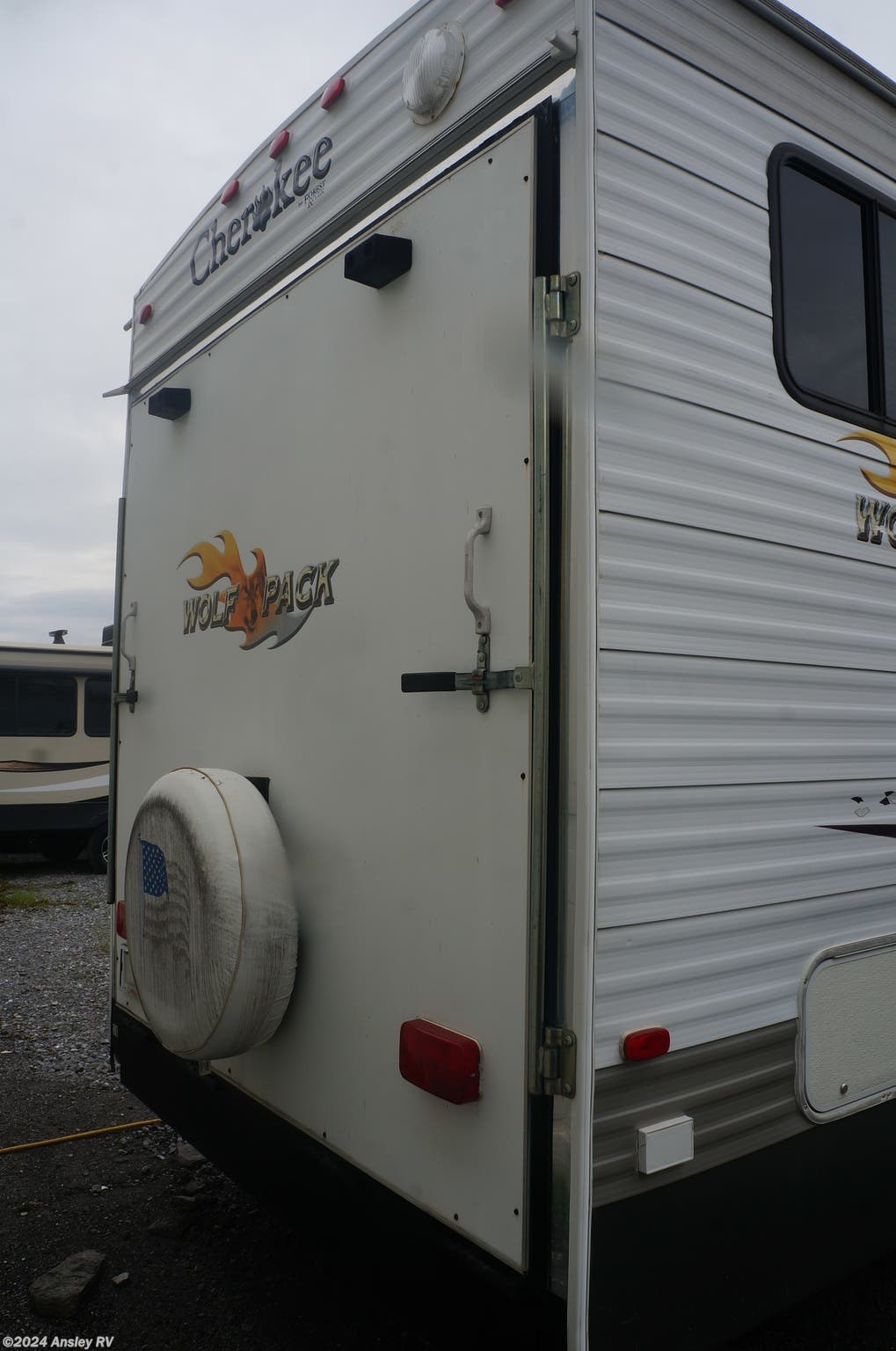 2006 Forest River Wolf Pack 30WP RV for Sale in Duncansville, PA 16635 2006 Wolf Pack Toy Hauler Specs