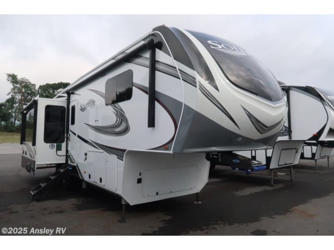 E0427 21 2022 Grand Design Solitude 310gk R Fifth Wheel For Sale In Duncansville Pa Antenna Dock On A 2022 Grand Design Solitude 310gk Rv