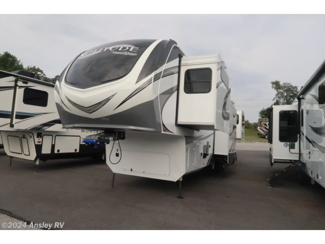 2022 Solitude 375RES-R by Grand Design from Ansley RV in Duncansville, Pennsylvania