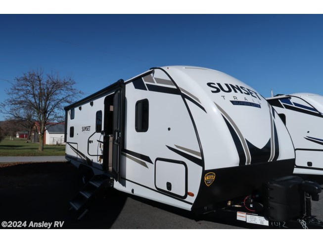 New 2022 CrossRoads Sunset Trail Super Lite SS242BH available in Duncansville, Pennsylvania
