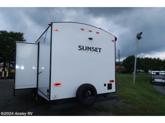 2022 Sunset Trail Super Lite SS222RB by CrossRoads from Ansley RV in Duncansville, Pennsylvania