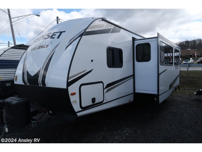 2022 Sunset Trail Super Lite SS299QB by CrossRoads from Ansley RV in Duncansville, Pennsylvania