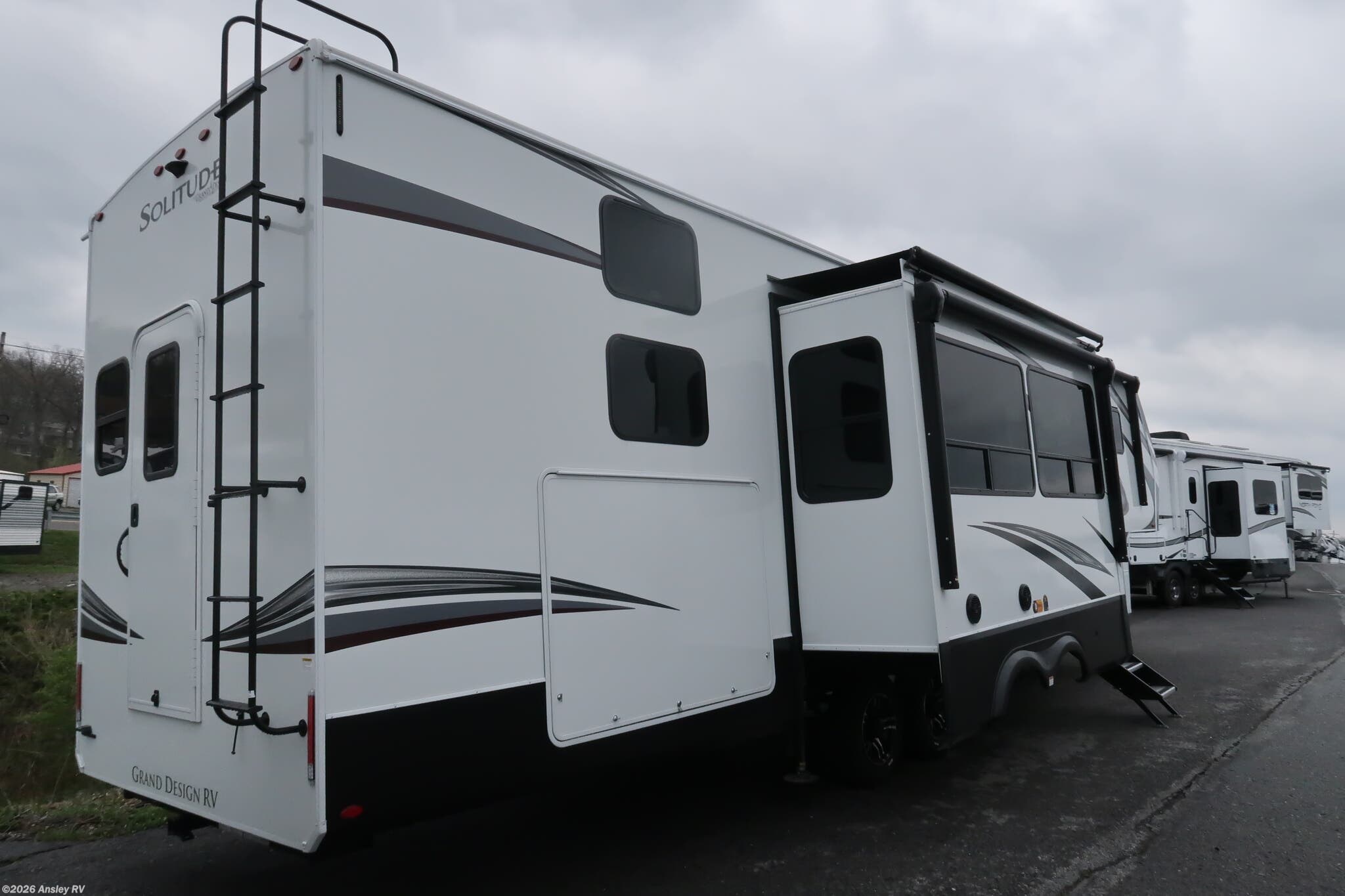 2022 Grand Design Solitude 3950BH RV for Sale in Duncansville, PA 16635 |  E0213-22 | RVUSA.com Classifieds