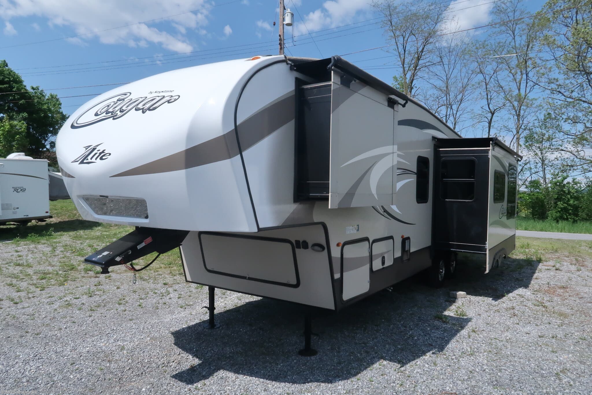 2017 Keystone Cougar XLite 28RKS RV for Sale in Duncansville, PA 16635