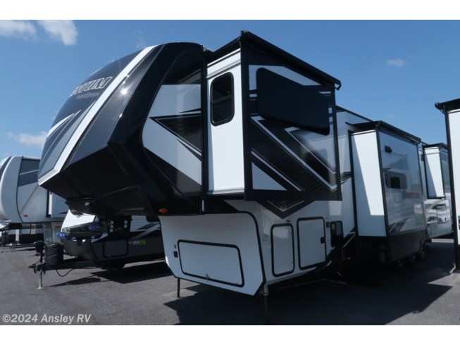 2022 Momentum 376THS-R by Grand Design from Ansley RV in Duncansville, Pennsylvania