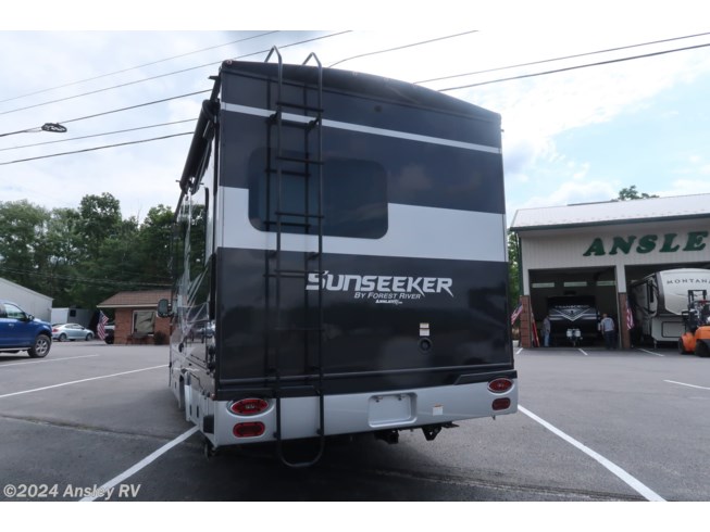 2020 Sunseeker 2400Q MBS by Forest River from Ansley RV in Duncansville, Pennsylvania