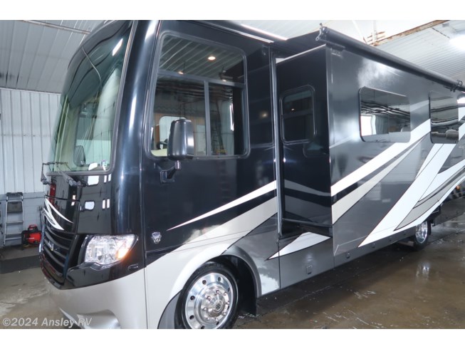 Used 2015 Newmar Bay Star 3124 available in Duncansville, Pennsylvania