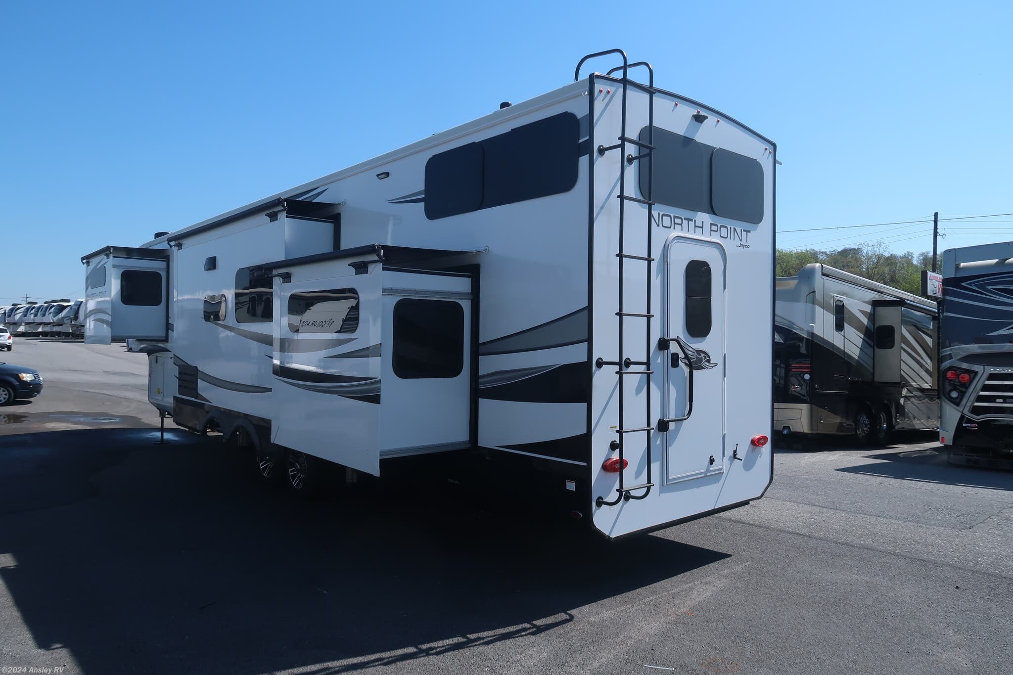 2023 Jayco North Point 390CKDS