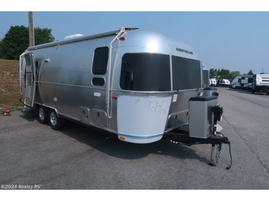 New 2023 Airstream Flying Cloud 25FBT available in Duncansville, Pennsylvania