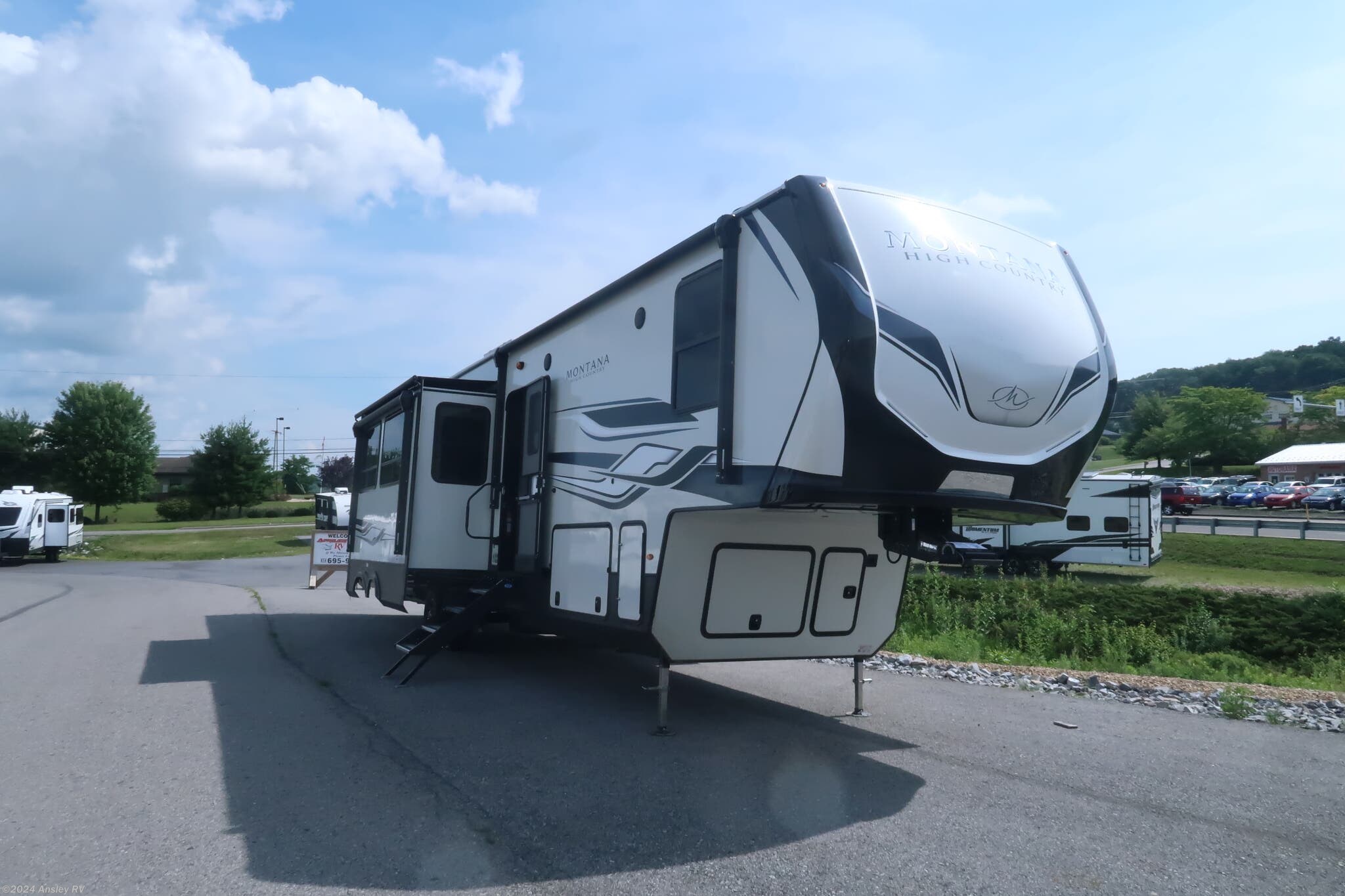 2024 Keystone Montana High Country 381TB RV for Sale in Duncansville