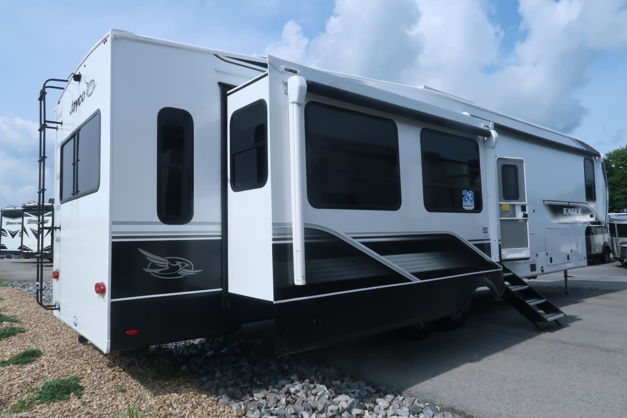 2024 Jayco Eagle 355MBQS RV for Sale in Duncansville, PA 16635 E0240