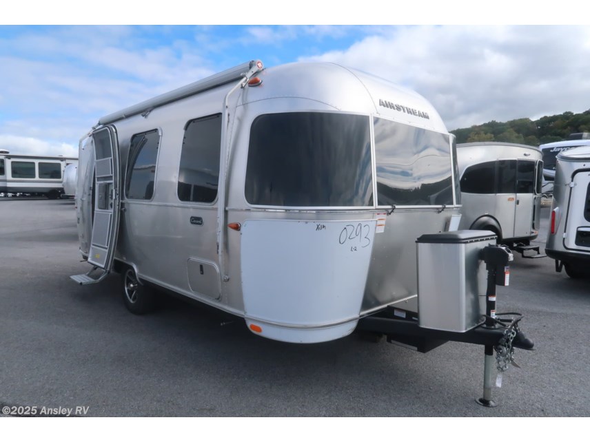 2025 Airstream Caravel 22FB