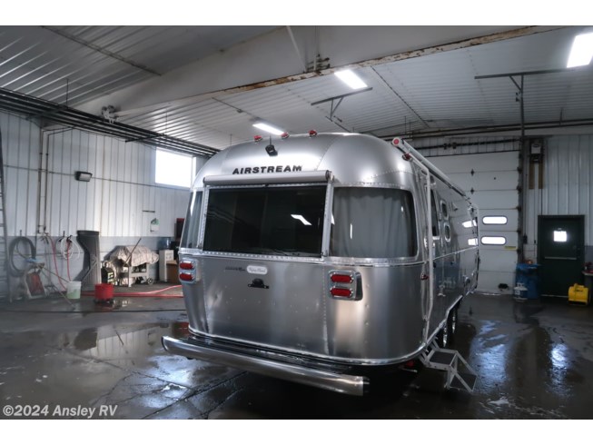 2024 Flying Cloud 27FBT by Airstream from Ansley RV in Duncansville, Pennsylvania