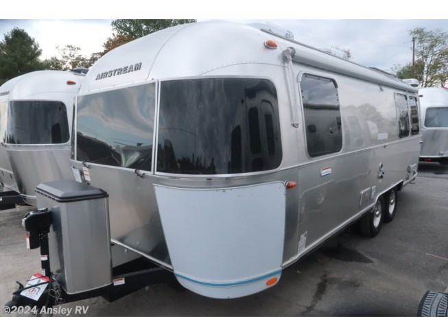 New 2024 Airstream International 25FB available in Duncansville, Pennsylvania