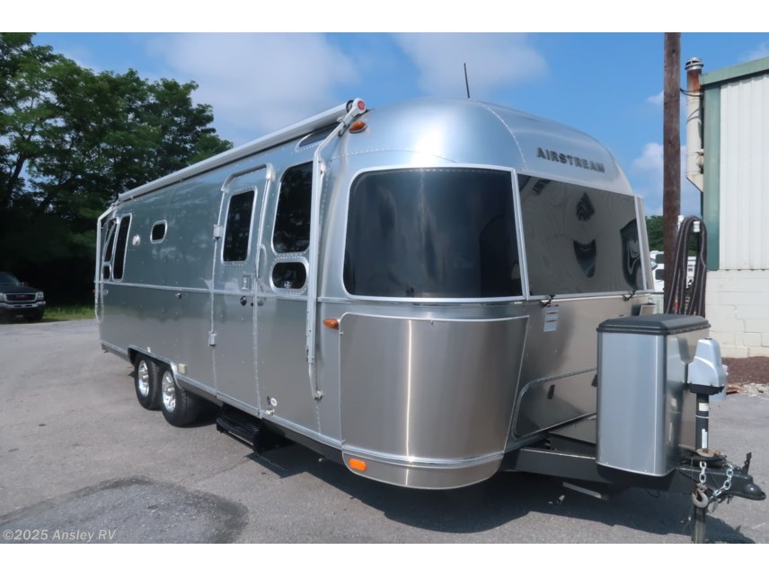 Used 2016 Airstream Flying Cloud 26U available in Duncansville, Pennsylvania