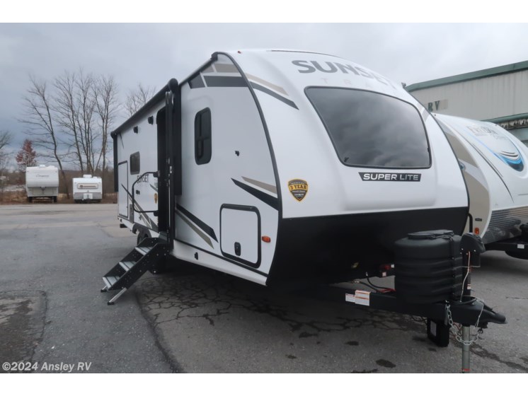 New 2024 CrossRoads Sunset Trail Super Lite SS222RB available in Duncansville, Pennsylvania