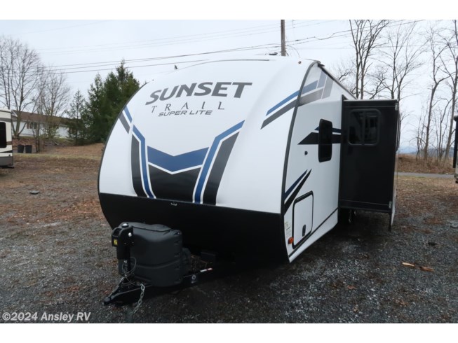 2021 CrossRoads Sunset Trail Super Lite 253RB - Used Travel Trailer For Sale by Ansley RV in Duncansville, Pennsylvania