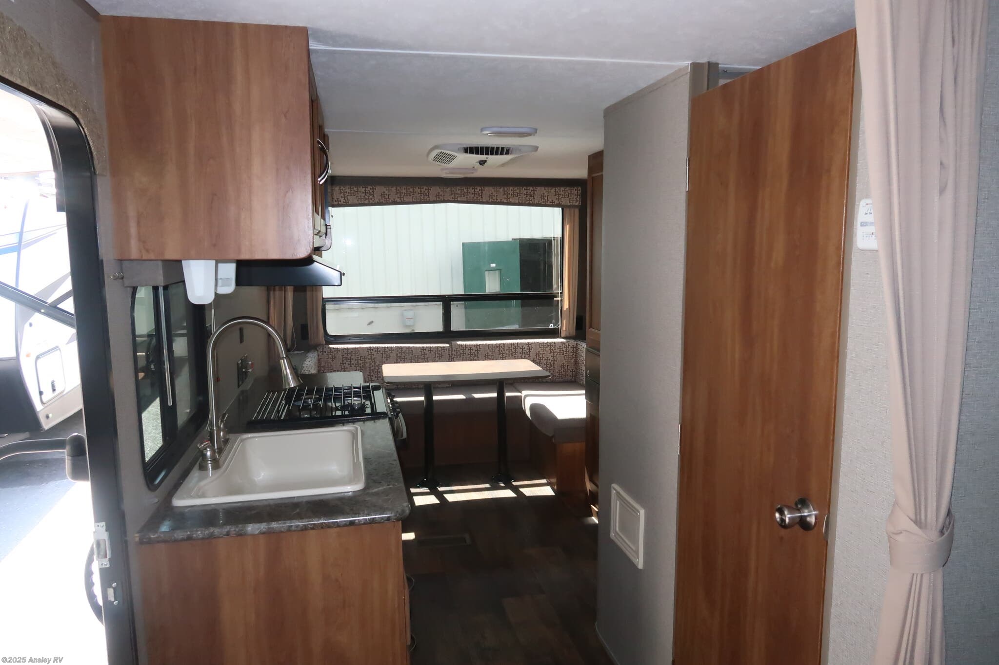 2017 Keystone Springdale Summerland 2020QB RV for Sale in Duncansville