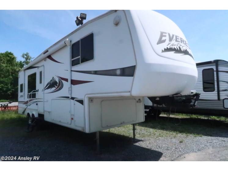 Used 2005 Keystone Everest 293P available in Duncansville, Pennsylvania