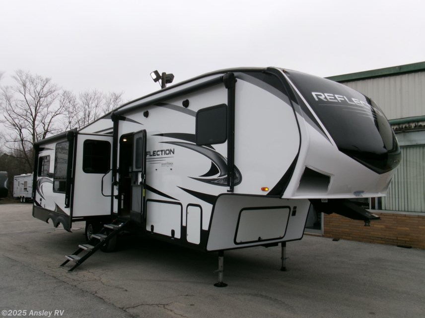 Used 2022 Grand Design Reflection 303RLS available in Duncansville, Pennsylvania