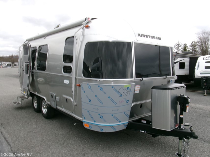 New 2025 Airstream Flying Cloud 23FBT available in Duncansville, Pennsylvania