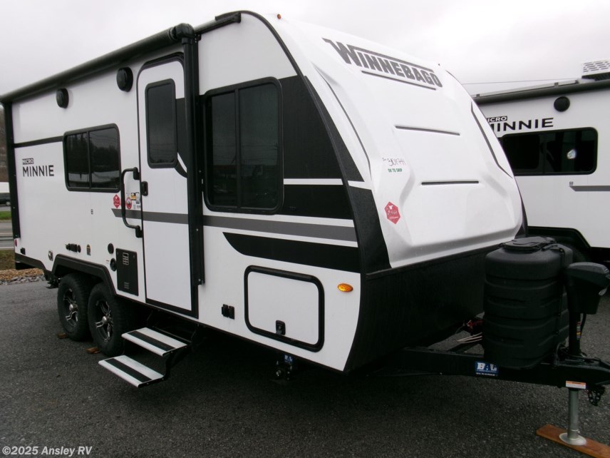 New 2025 Winnebago Micro Minnie 2100BH available in Duncansville, Pennsylvania