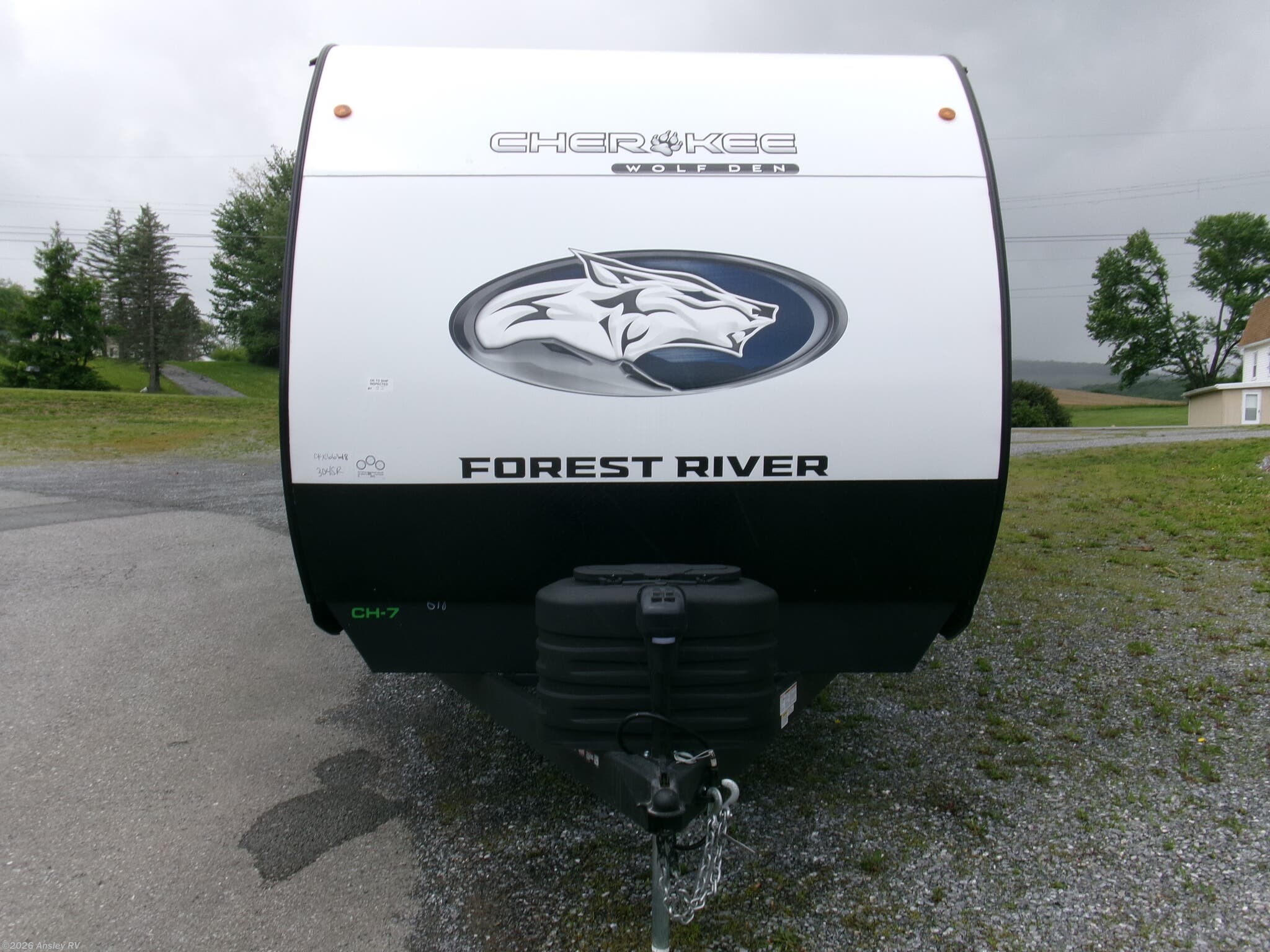 New 2025 Forest River Cherokee Wolf Den 304SR available in Duncansville, Pennsylvania