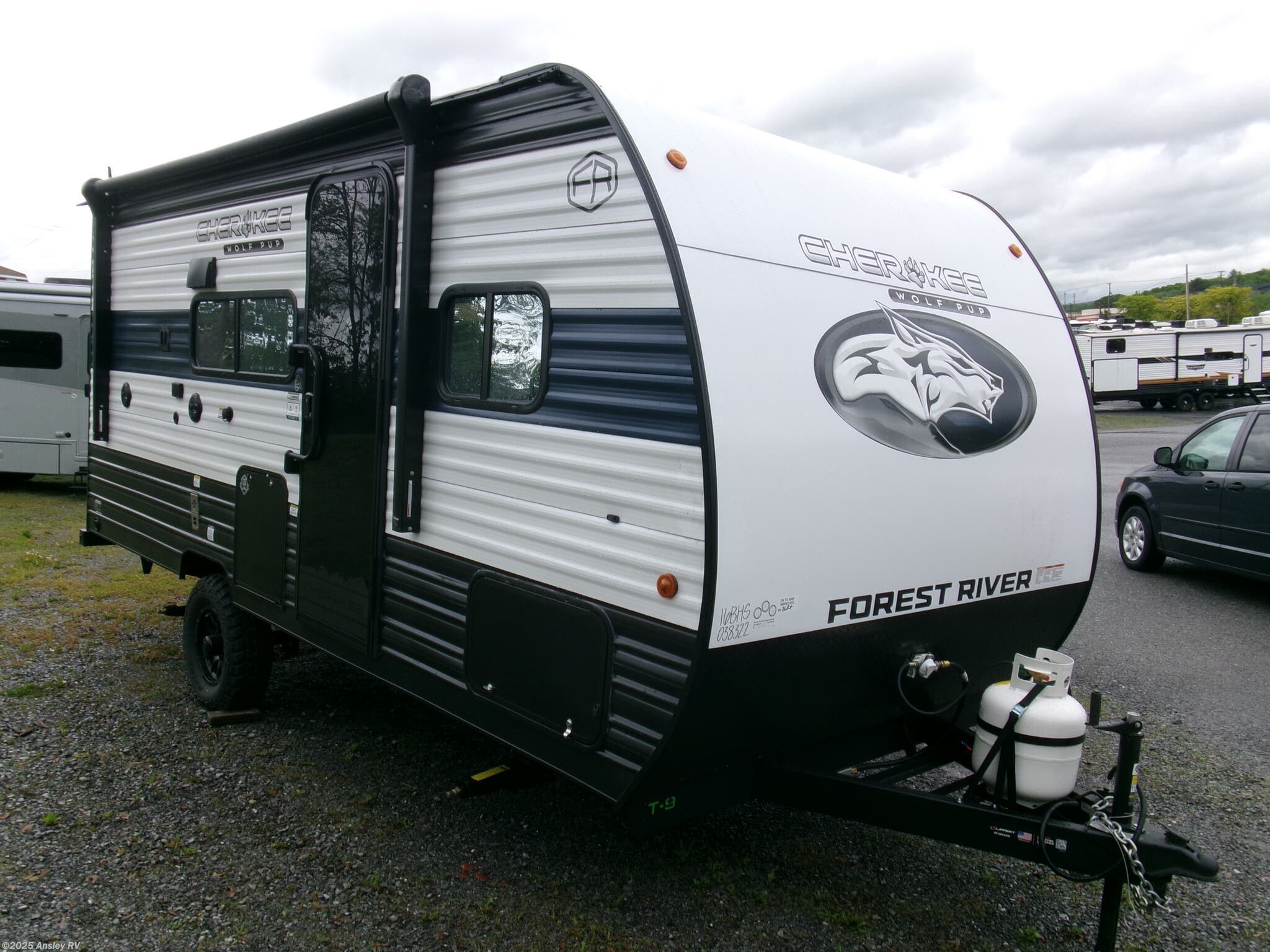 2025 Forest River Cherokee Wolf Pup 16BHSW