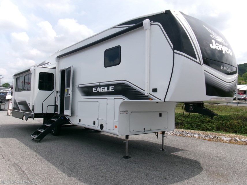 New 2026 Jayco Eagle 321RSTS available in Duncansville, Pennsylvania