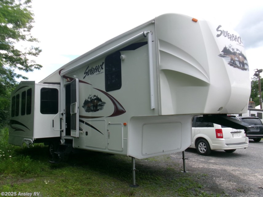 Used 2012 Forest River Cedar Creek Silverback 29RE available in Duncansville, Pennsylvania