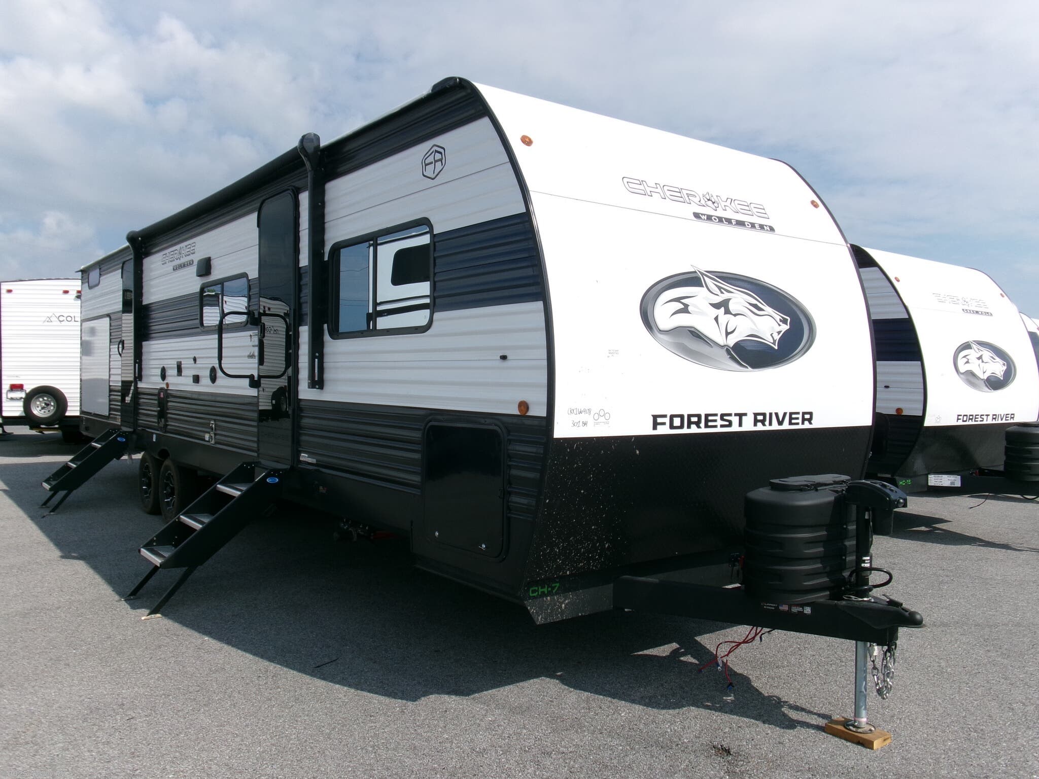 2026 Forest River Cherokee Wolf Den 301BH